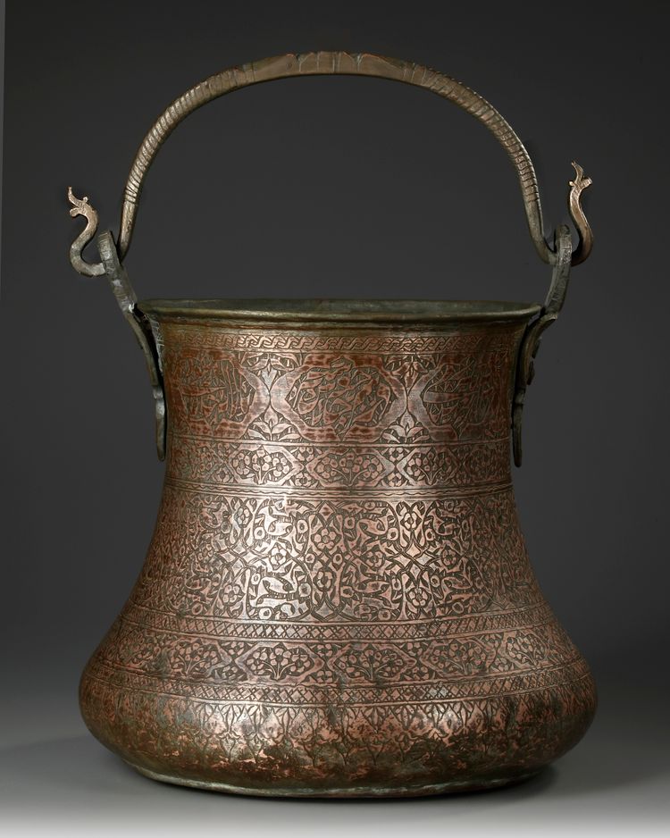 A LARGE PERSIAN COPPER BUCKET, PERSIA LATE SAFAVID 17TH-18TH CENTURY