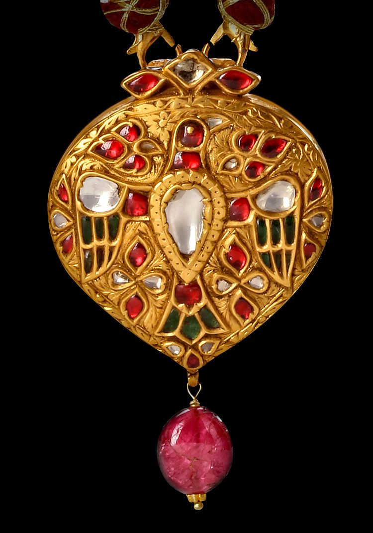 A GEM-SET AND ENAMELED GOLD PENDANT, INDIA, CIRCA 19TH CENTURY