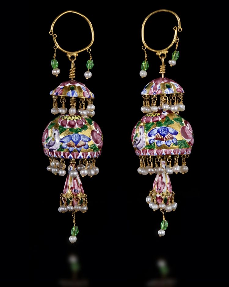 A PAIR OF ENAMELLED GOLD EARRINGS, QAJAR PERSIA, 19TH CENTURY
