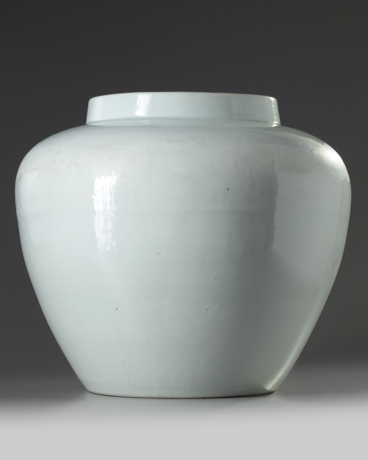 A large Chinese white-glazed anhua-decorated vase